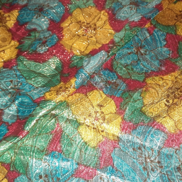 6 yards floral embossed material - Picture 2 of 7